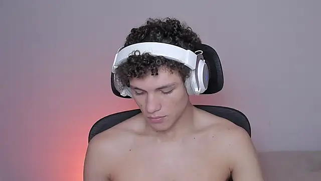 laurent nova online show from 10/13/25, 07:08