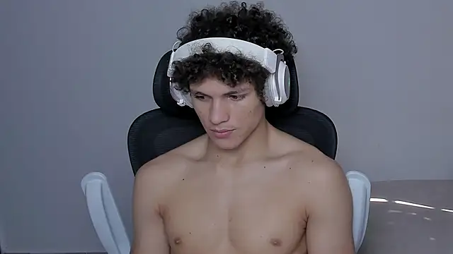 laurent nova online show from 11/06/25, 05:47