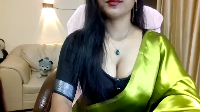 Snapshot of Queenhimanshi chatting on 04/05/26, 07:22 Queenhimanshi online show from 04/05/26, 07:22