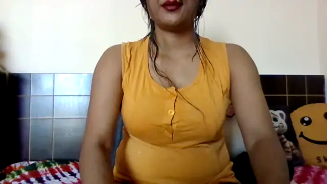 Snapshot of Queenhimanshi chatting on 04/15/26, 08:54 Queenhimanshi online show from 04/15/26, 08:54