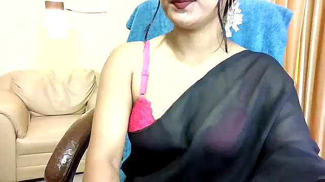 Snapshot of Queenhimanshi chatting on 05/14/26, 07:26 Queenhimanshi online show from 05/14/26, 07:26