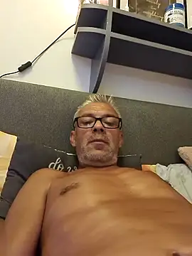 Picolo4111 online show from 09/12/25, 04:01