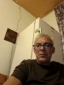Picolo4111 online show from 10/03/25, 05:32
