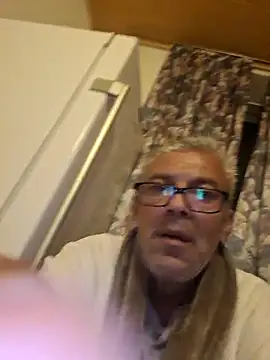 Picolo4111 online show from 10/11/25, 03:28