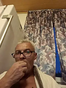Picolo4111 online show from 10/12/25, 04:39