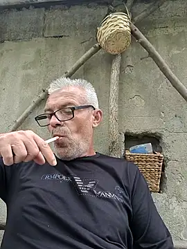 Picolo4111 online show from 10/17/25, 02:52