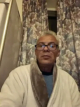 Picolo4111 online show from 10/25/25, 03:58