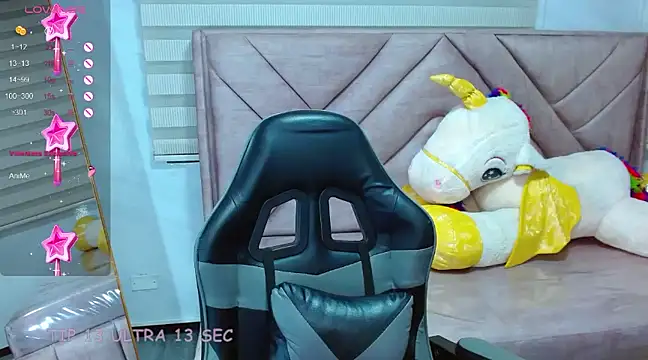 Dakotha v  online show from 02/23/25, 09:33