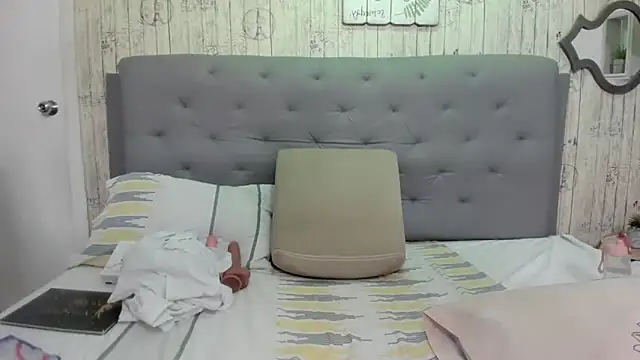 Antonella Montanari online show from 01/12/25, 01:00