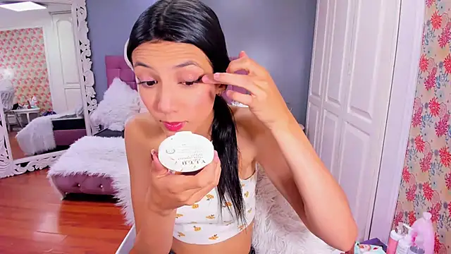 Iris Stone  online show from 12/04/24, 07:34