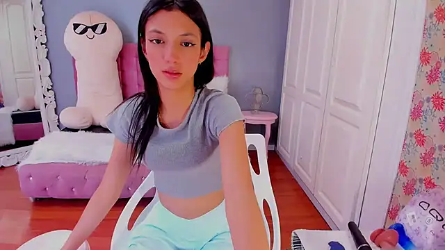 Iris Stone  online show from 01/13/25, 04:41