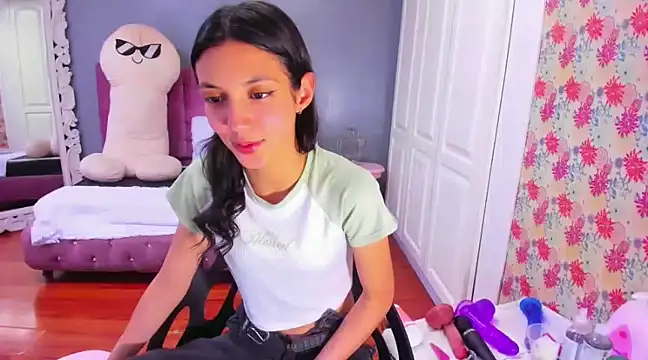 Iris Stone  online show from 01/25/25, 08:10