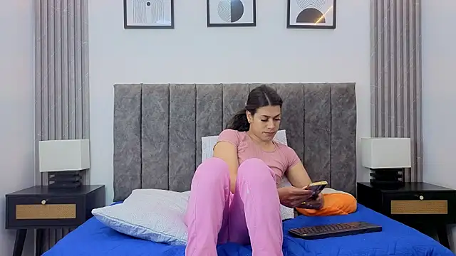 Luciana Ortiz1 online show from 01/08/26, 01:46