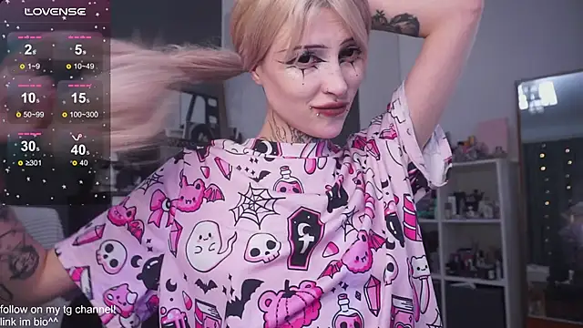 fraulein mooon online show from 09/23/25, 08:12