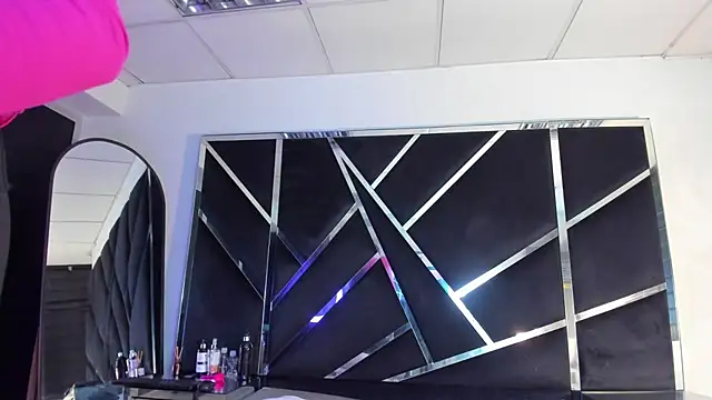 Ivanna18 x online show from 10/17/25, 03:31