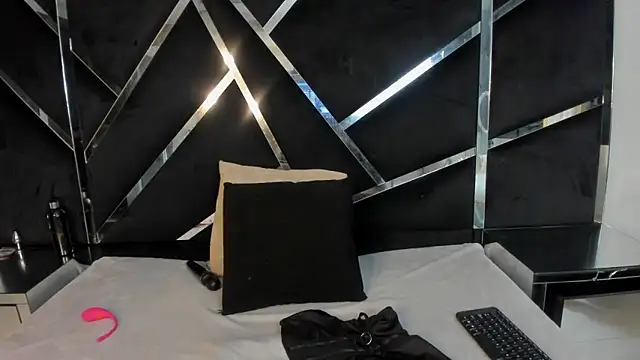 Ivanna18 x online show from 11/20/25, 04:12