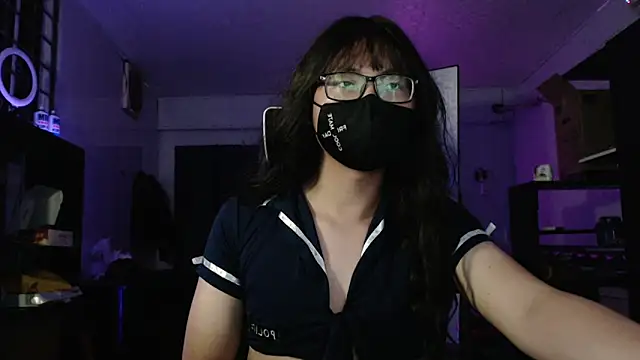 Snapshot of Erin_Song chatting on 02/12/25, 01:48 Erin Song online show from 02/12/25, 01:48