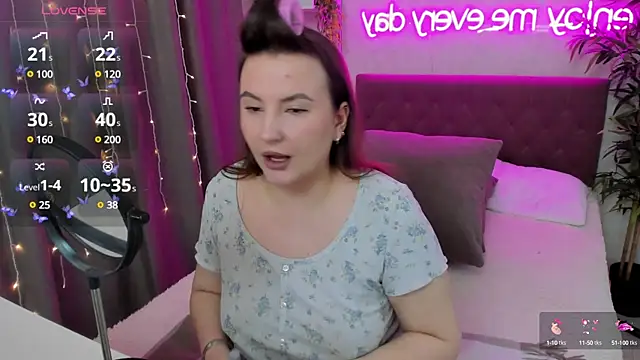 FeralPeach online show from 02/09/25, 04:36