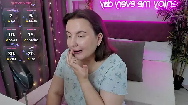 FeralPeach online show from 09/19/25, 03:41