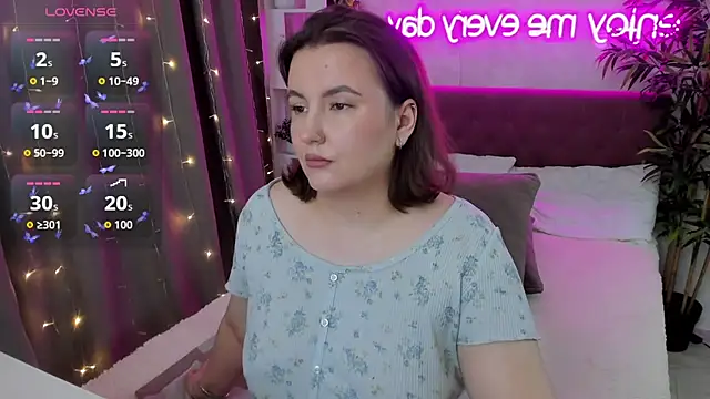 FeralPeach online show from 09/26/25, 03:43