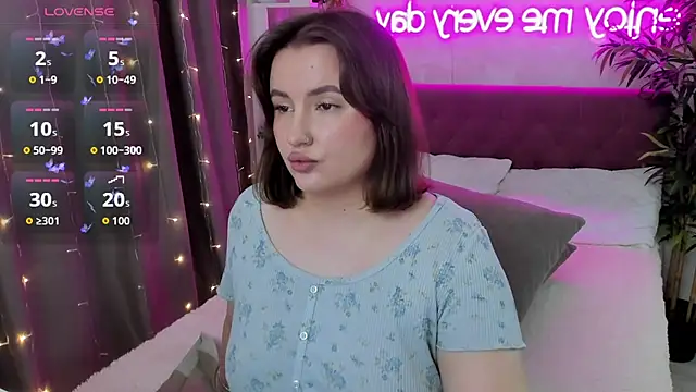 FeralPeach online show from 10/05/25, 04:55