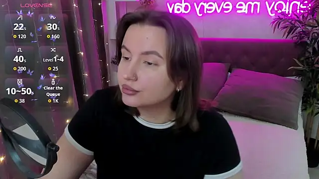 FeralPeach online show from 11/05/25, 06:57