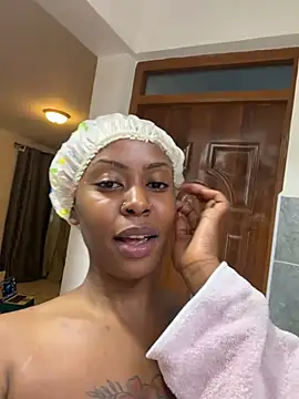 Snapshot of Rose_berry chatting on 07/20/26, 02:19 Rose berry online show from 07/20/26, 02:19