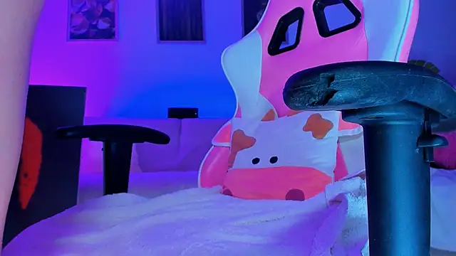 Alyssa Smitt online show from 03/17/25, 03:25