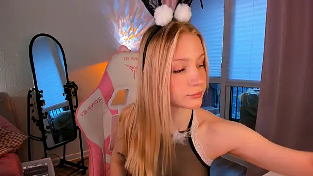 Eva Davi online show from 04/06/26, 03:37