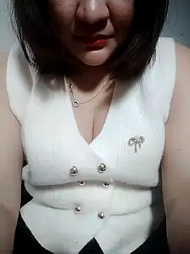 Snapshot of Rose_DiDi chatting on 02/15/25, 02:47 Rose DiDi online show from 02/15/25, 02:47