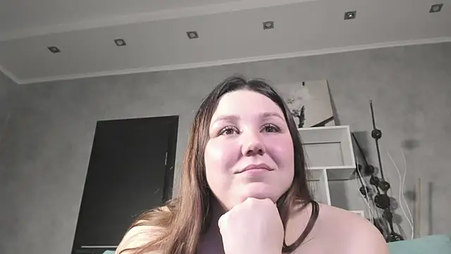 Snapshot of Ruth_Oliver chatting on 12/08/24, 11:35 Ruth Oliver online show from 12/08/24, 11:35