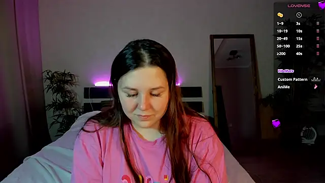 Snapshot of Ruth_Oliver chatting on 12/12/24, 08:25 Ruth Oliver online show from 12/12/24, 08:25