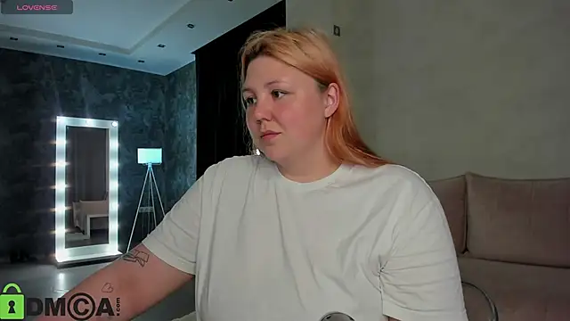 Snapshot of Ruth_Oliver chatting on 09/28/25, 12:05 Ruth Oliver online show from 09/28/25, 12:05