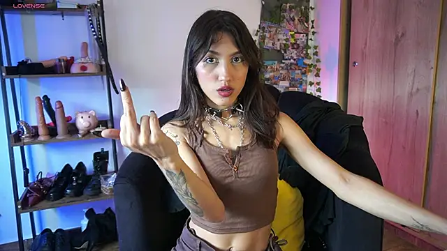 MissKorah online show from 11/19/25, 07:25