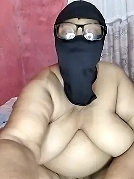 Snapshot of naughtygrannyXXX chatting on 09/14/25, 07:35 naughtygrannyXXX online show from 09/14/25, 07:35