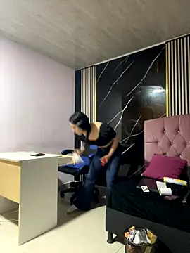 Ady 18 online show from 11/25/25, 02:28