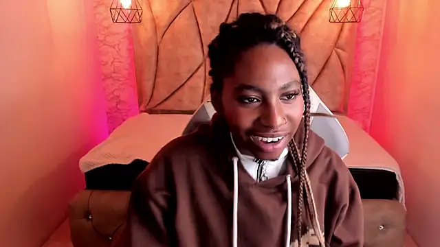 Queen perla  online show from 02/13/25, 07:21