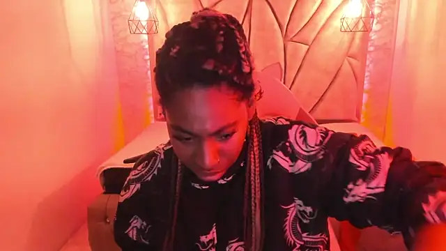 Queen perla  online show from 02/14/25, 12:25