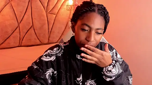 Queen perla  online show from 03/11/25, 12:17