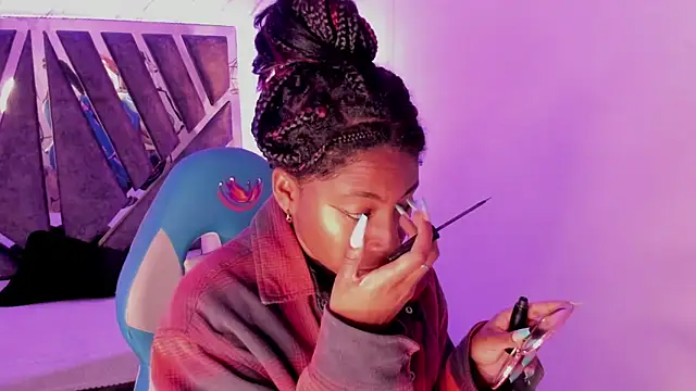 Queen perla  online show from 09/19/25, 12:50