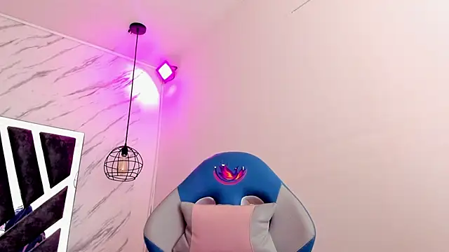 Queen perla  online show from 11/05/25, 11:54