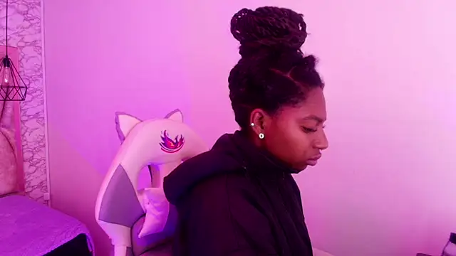 Queen perla  online show from 11/20/25, 12:27