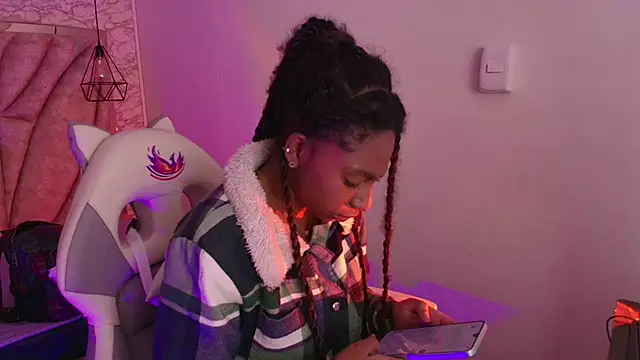 Queen perla  online show from 12/03/25, 12:03