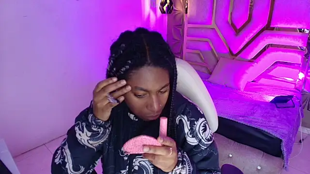 Queen perla  online show from 02/25/26, 12:15