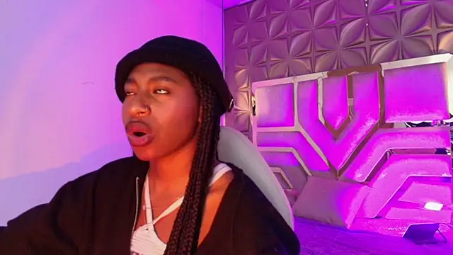 Queen perla  online show from 03/11/26, 12:11