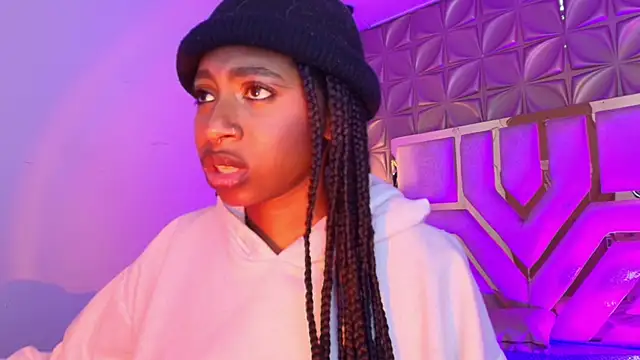 Queen perla  online show from 03/18/26, 01:03