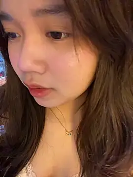 Hotellinh12 online show from 10/12/25, 05:12