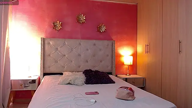 Kim and Mia online show from 12/02/25, 05:52