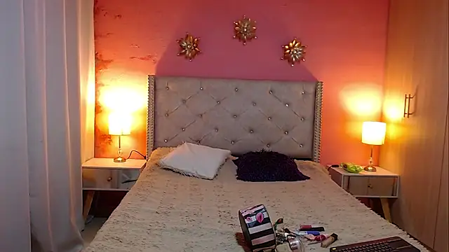 Kim and Mia online show from 01/11/26, 10:31