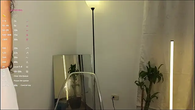 mssjulia online show from 03/18/25, 12:05